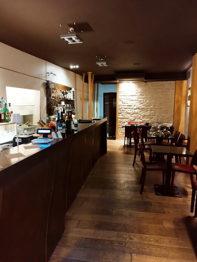 Maffy Camera Cafe'_Camerano_slider_image_3