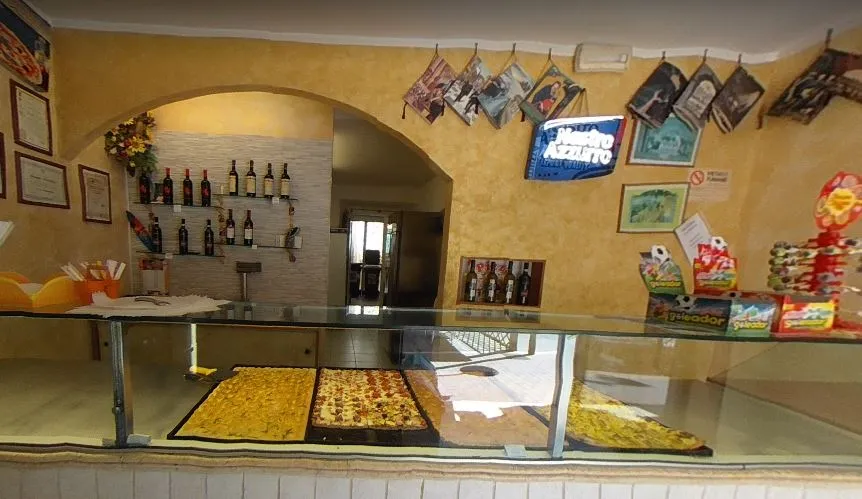 Pizzeria La Piana Di Panaggio restaurant in Camerano