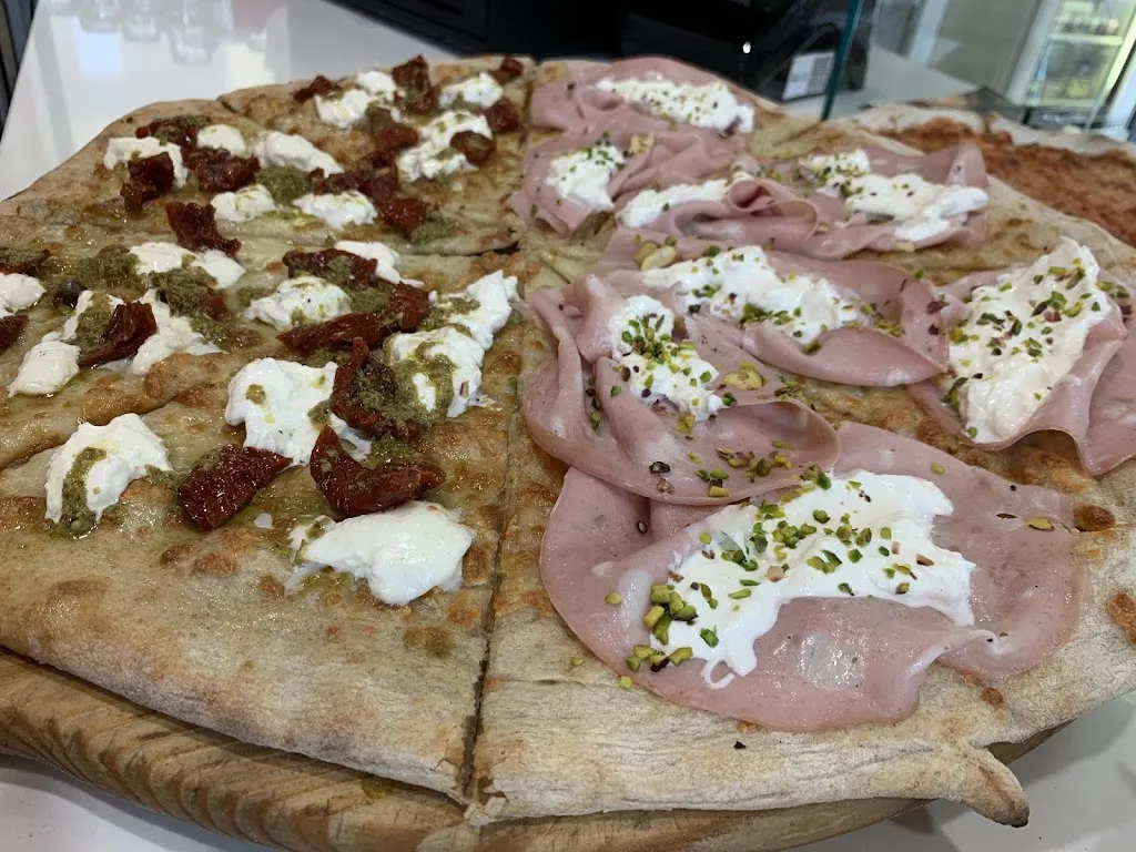 Pizzeria 90 Snc Di Carbonera & Veneziani_Cagli_slider_image_3