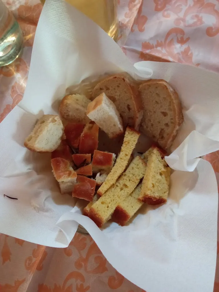 Daniele Maria Sacchi_Agriturismo Campagna_Cagli_review