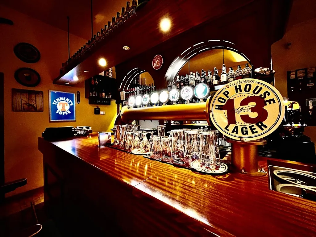 Sir William Pub restaurant in Camerata Picena