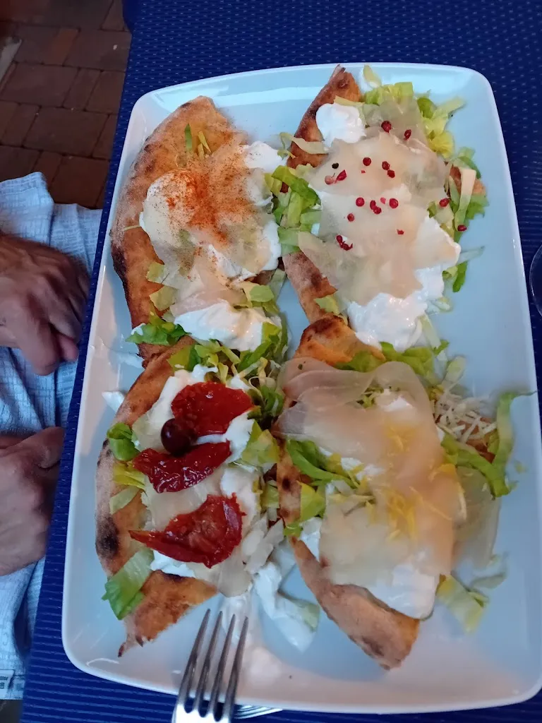 Angelique Vignaud_Ristorante Pizzeria Il Caprifoglio_Campiglione_review