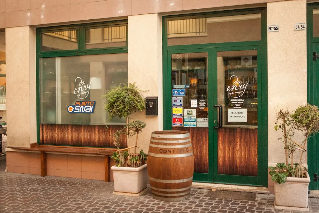 Da Enry restaurant in Calcinelli