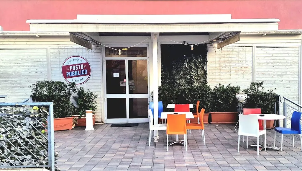 Pizzeria Posto Pubblico restaurant in Calcinelli