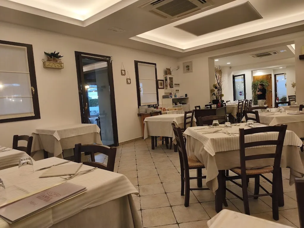 Ristorante - Pizzeria La Tana degli Amici ristorante a Calcinelli