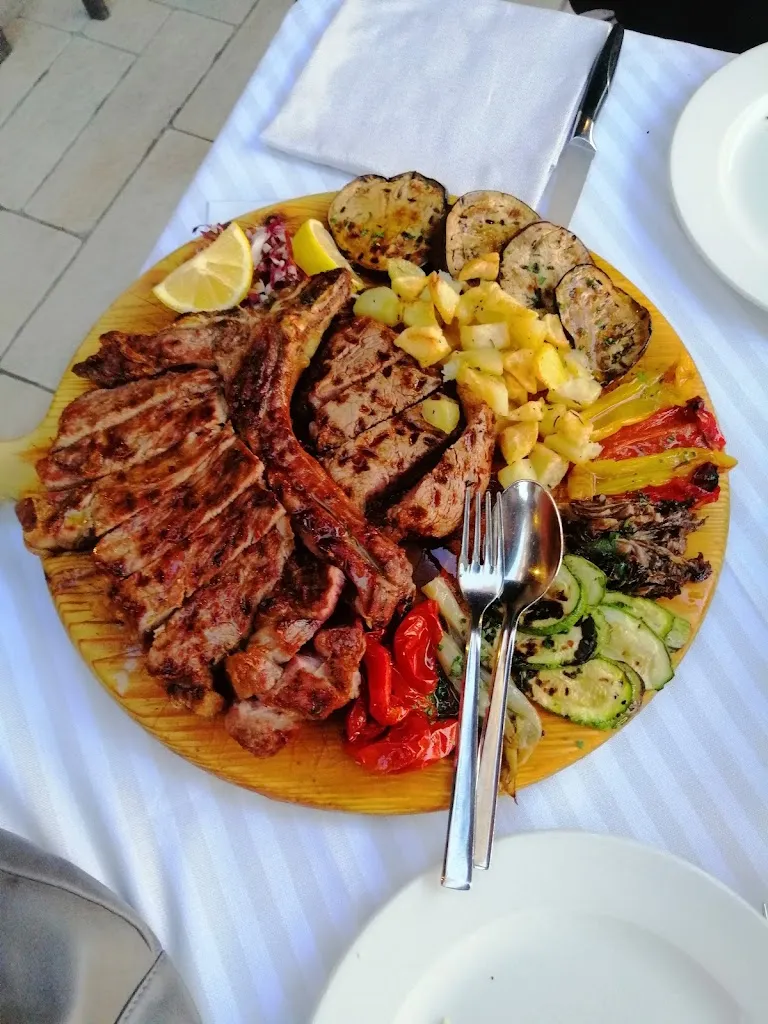 Ristorante - Pizzeria La Tana degli Amici_Calcinelli_slider_image_3