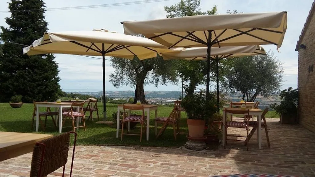 Frantoio Del Trionfo restaurant in Calcinelli