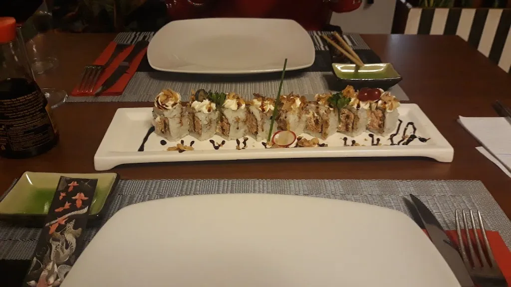 M. F._Sushi&pizza_Calcinelli_review