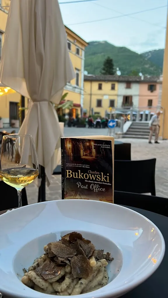 Luca Eva Studio_Ristorante La Cantina Sociale_Cantiano_review