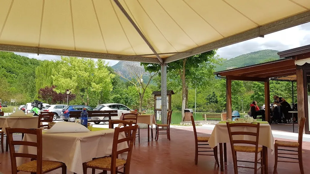 Il Laghetto restaurant in Cantiano