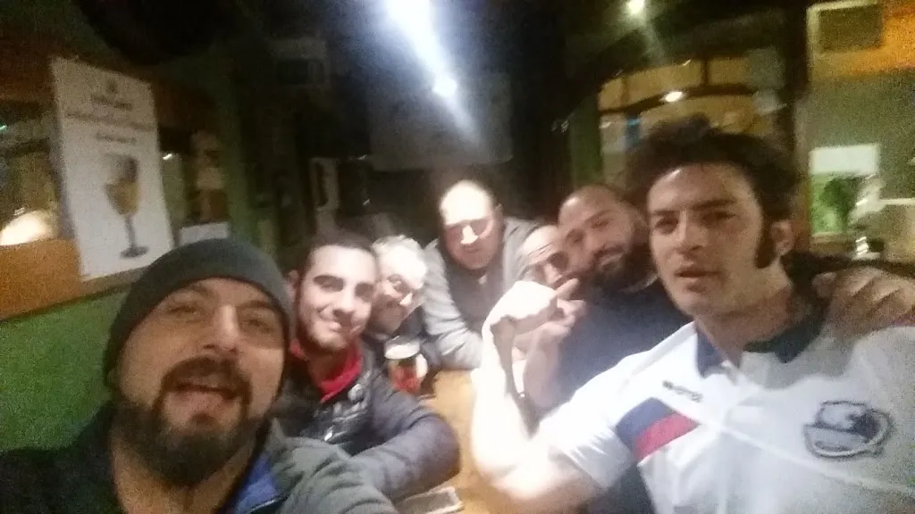 Roberto Tomassoli_Maeve's pub_Cantiano_review