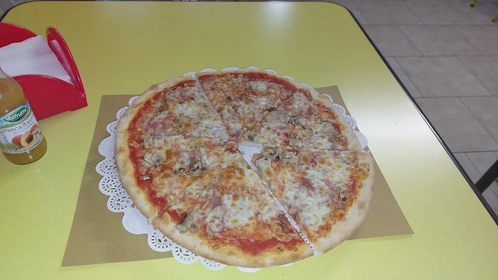 L'Isola Della Pizza_Cascinare_slider_image_2