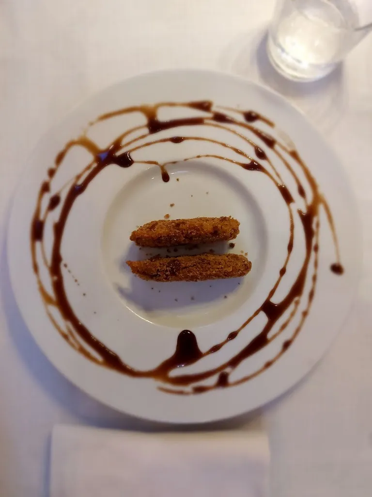 Luca Perrino_Ponti Oscuri la Hostaria_Cascinare_review