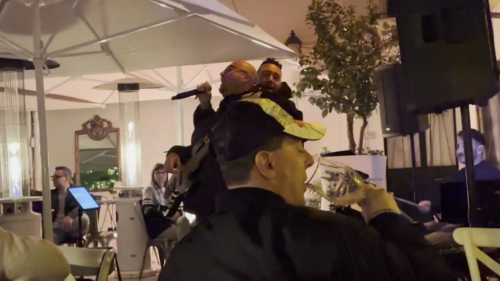 karm chawla_ZTL Club White tables. Cocktails, Wine bar, Beer, Drink, Aperitif, Buffet._Carovigno_review