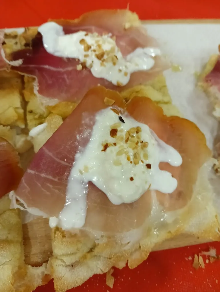 Samuele Renzi_Nirvana Rock Cafe' di Jessica Cesaroni e Alessandro Diamantini_Casette Verdini_reseña