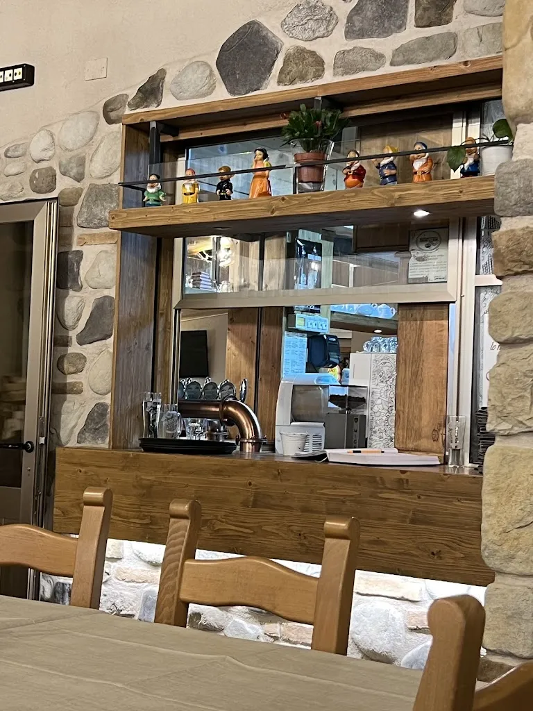 Elisabetta Gurioli_Baita 7 Nani_Casinina_review