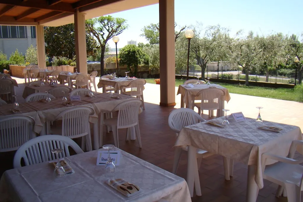 Ristorante Pizzeria Al Buongustaio Castelbellino restaurant in Castelbellino