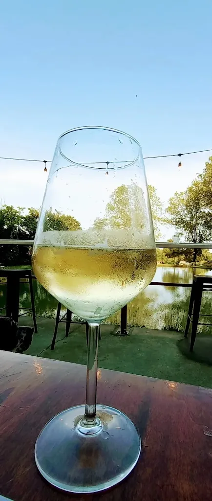 Farnia Brugiapaglia_American Lounge Lake_Carpegna_review