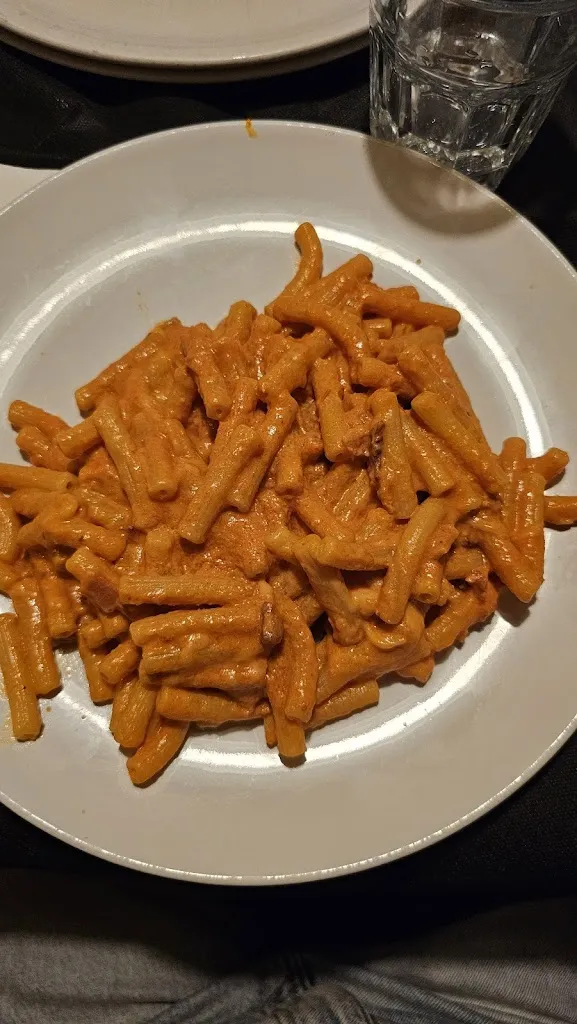 Benedetta Bernacchia_Pub ristorante Maciste's_Castelplanio_review