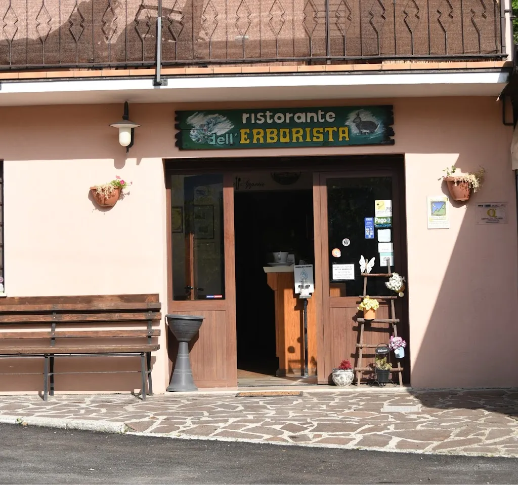 Ristorante Dell'Erborista Work man_Castelsantangelo sul Nera_slider_image_3
