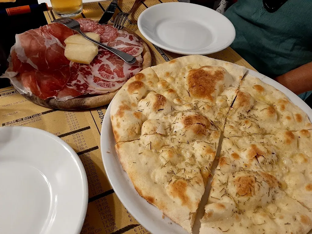 Ristorante pizzeria Lo Spuntino_Castorano_slider_image_2