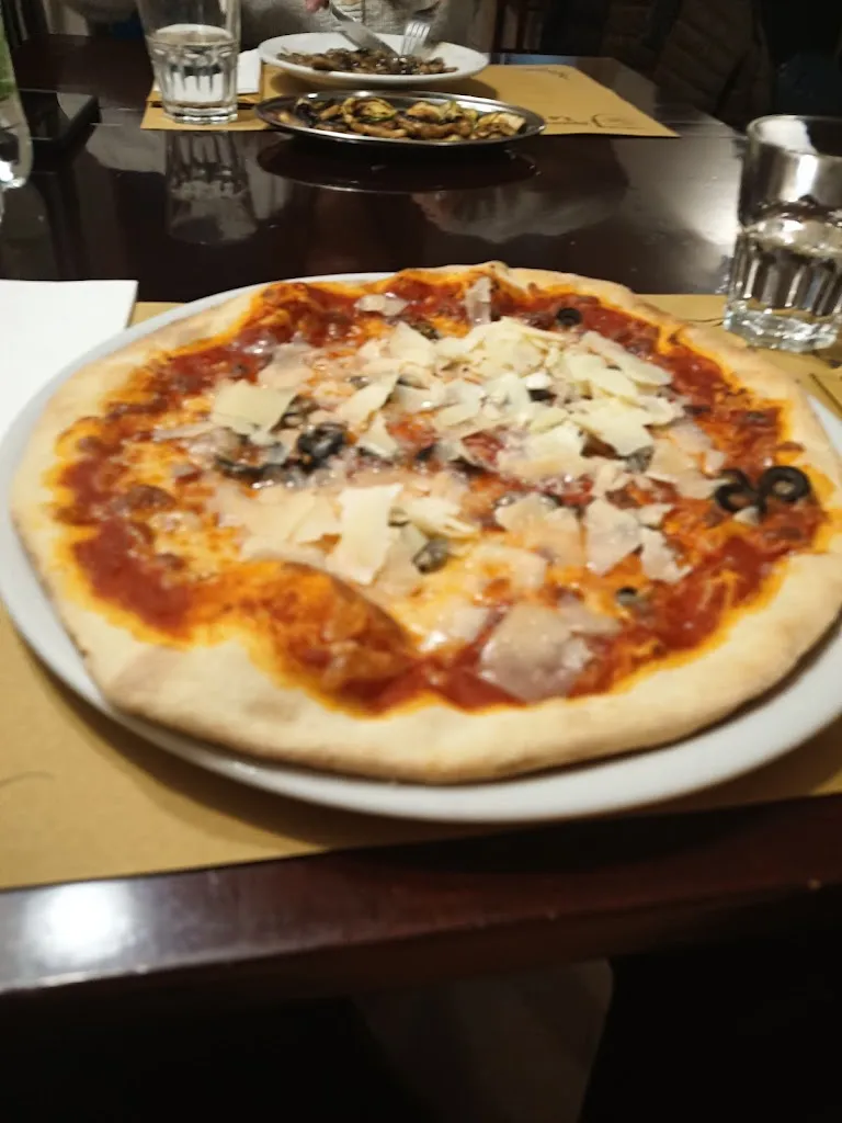 Ristorante pizzeria Lo Spuntino_Castorano_slider_image_3