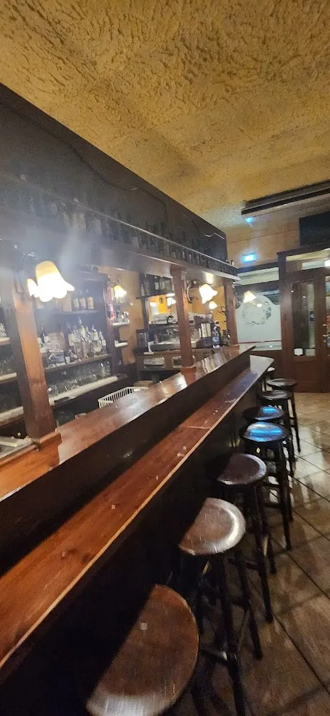 Pub Ludwig Strasse restaurant in Castelraimondo