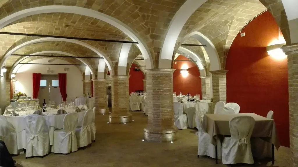 La Torre del Buongustaio restaurant in Castelraimondo