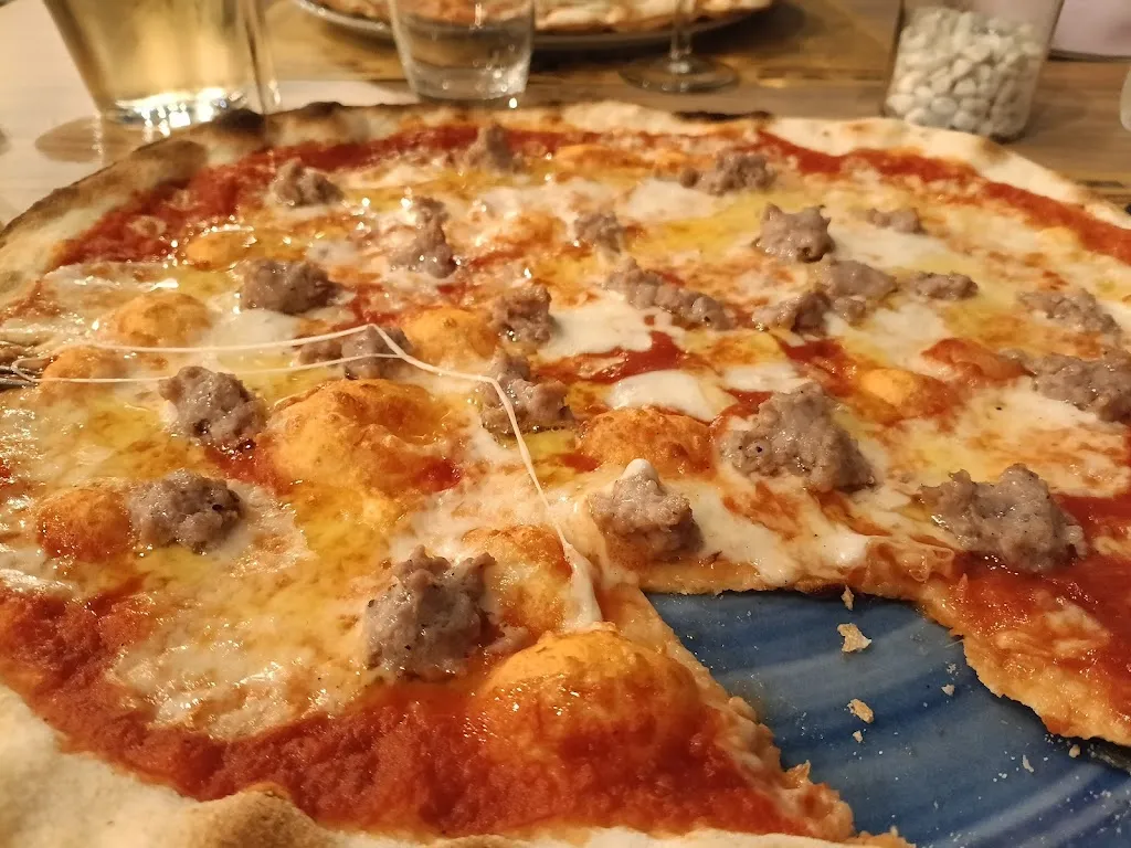 Pizzeria Gatto Matto_Cerreto d'Esi_slider_image_3