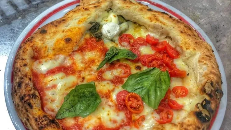 Pizzeria La piccola Napoli_Carovigno_slider_image_3