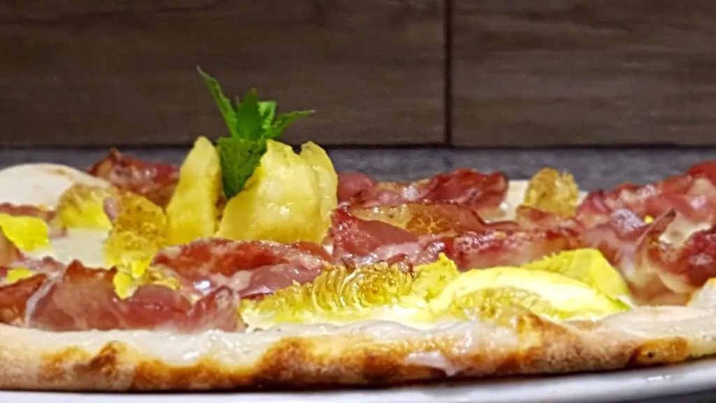 Pizzeria La Voglia Matta a Carovigno_Carovigno_slider_image_2