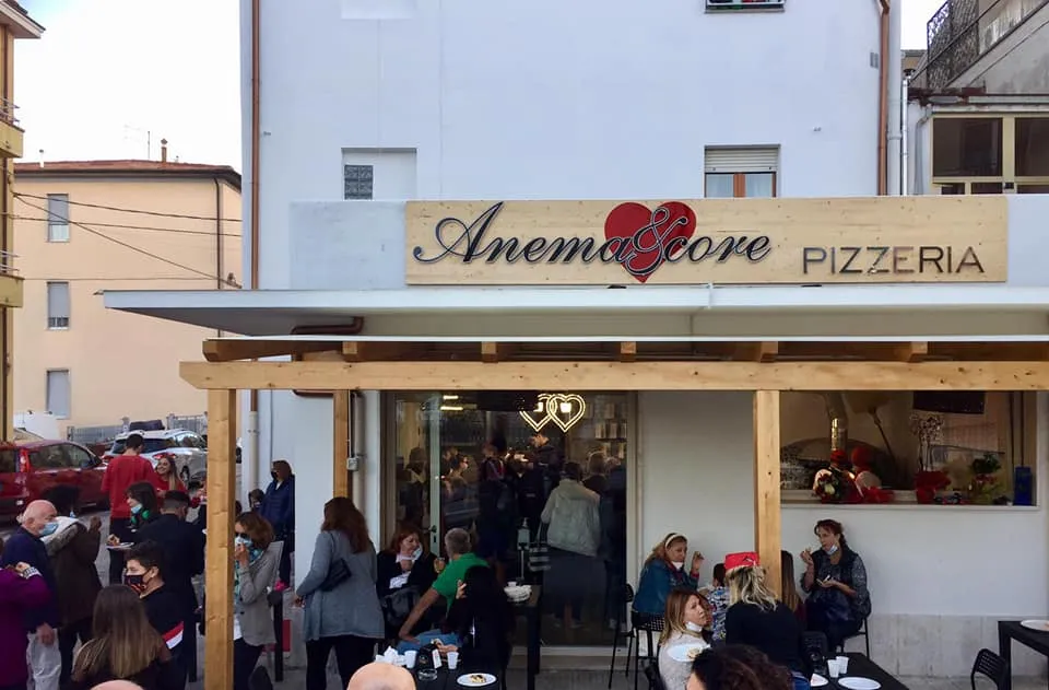 Pizzeria Anema & Core_Castelfidardo_slider_image_1