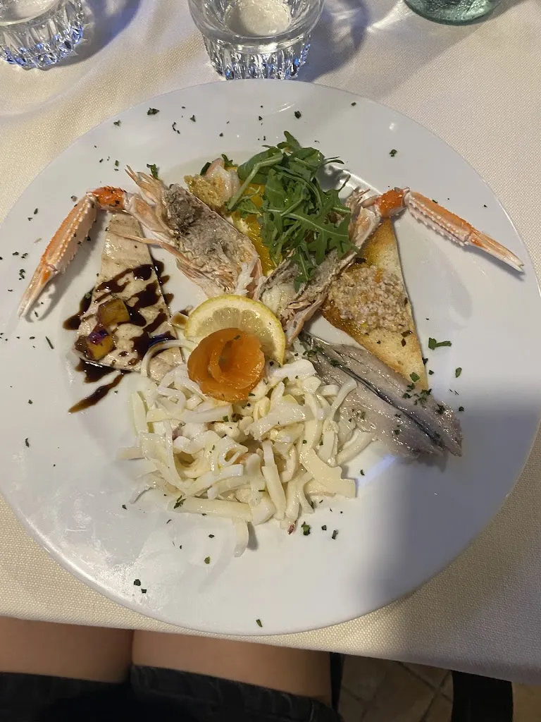 Maison Vittoria Da Giacomo Ristorante Pizzeria e Camere_Castelfidardo_slider_image_3