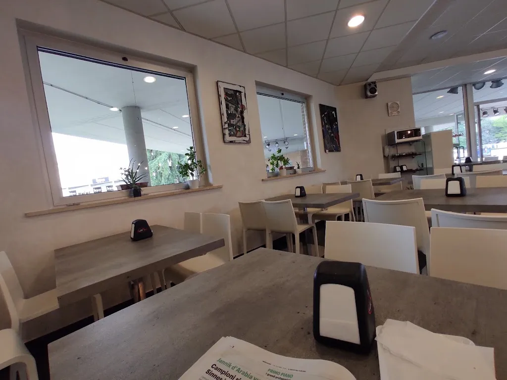 Ernesto Signore_Bar Ristorante On The Road_Castelfidardo_review