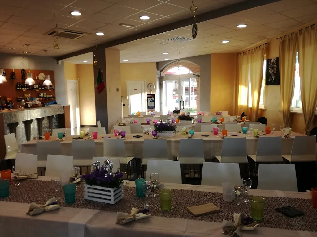 Bar Ristorante On The Road_Castelfidardo_slider_image_1