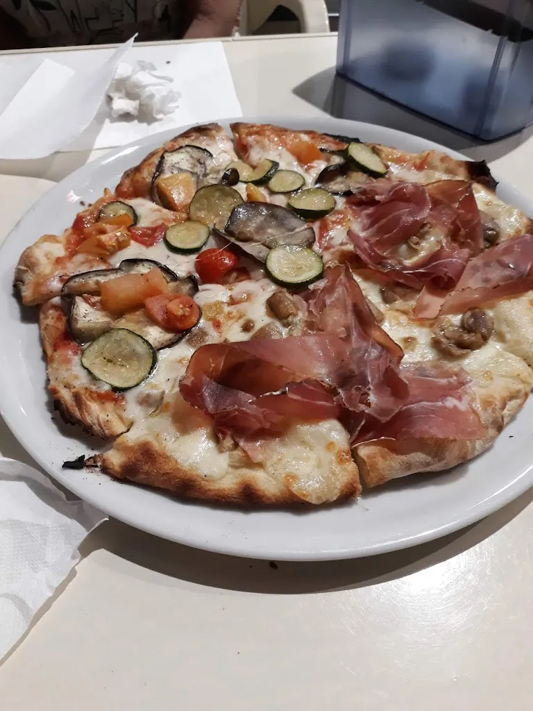 Menu_Pizzadivina_Centobuchi_image_2