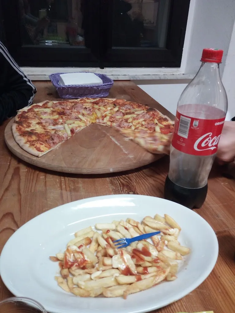 Patrizia Zugaro_Pizza Land_Centobuchi_review