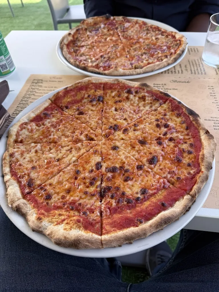 Pizzeria della Fortuna restaurant in Colbordolo