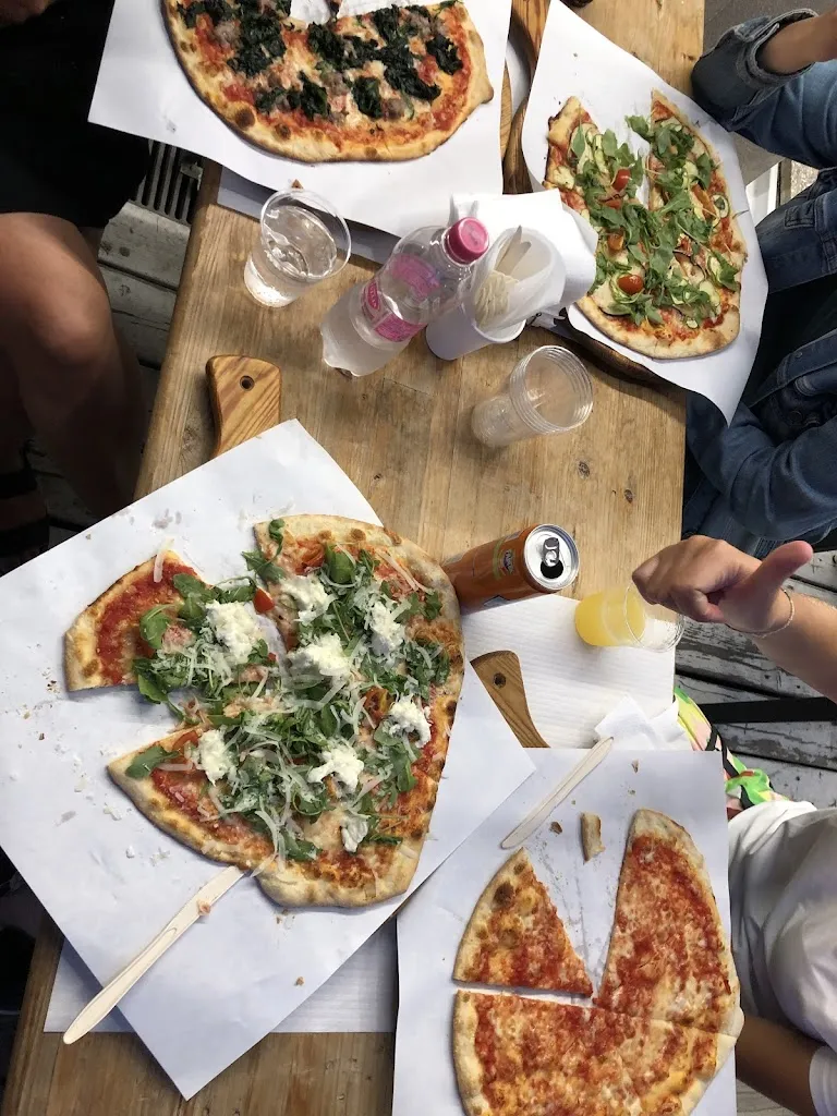 Pierre Kil_Pizza Ueppa Di Bruschi Ursula & C. Snc_Colbordolo_review