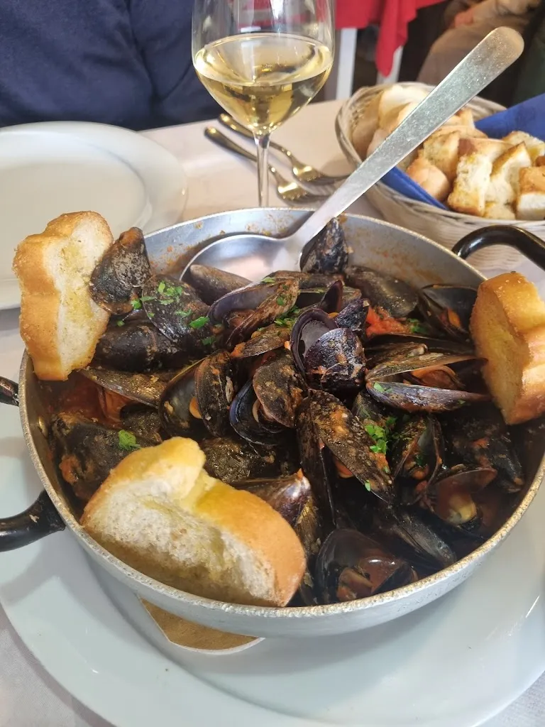 Reuma Nachmias_Stella Marina_Civitanova Alta_review