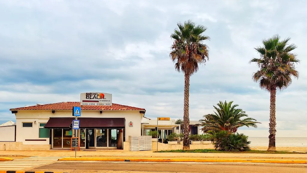 Raphael Beach restaurant in Civitanova Alta
