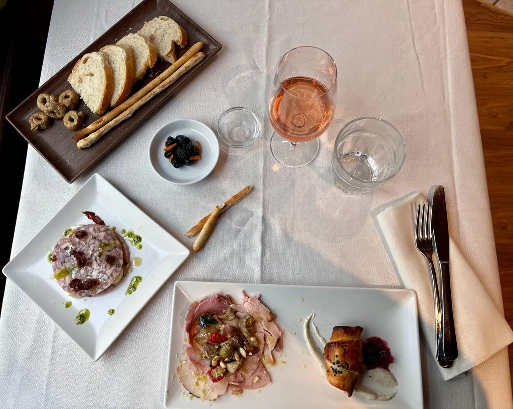 Raphael Beach_Civitanova Alta_slider_image_3