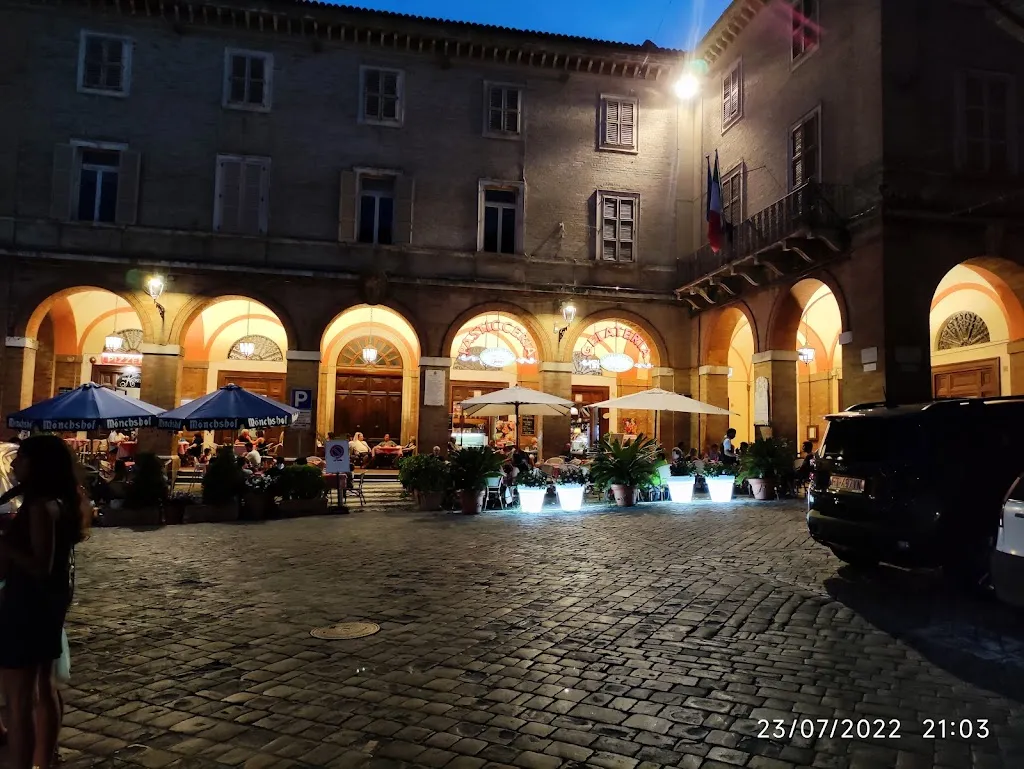 Teddy Bear_Agli Artisti Pizzeria_Civitanova Alta_review