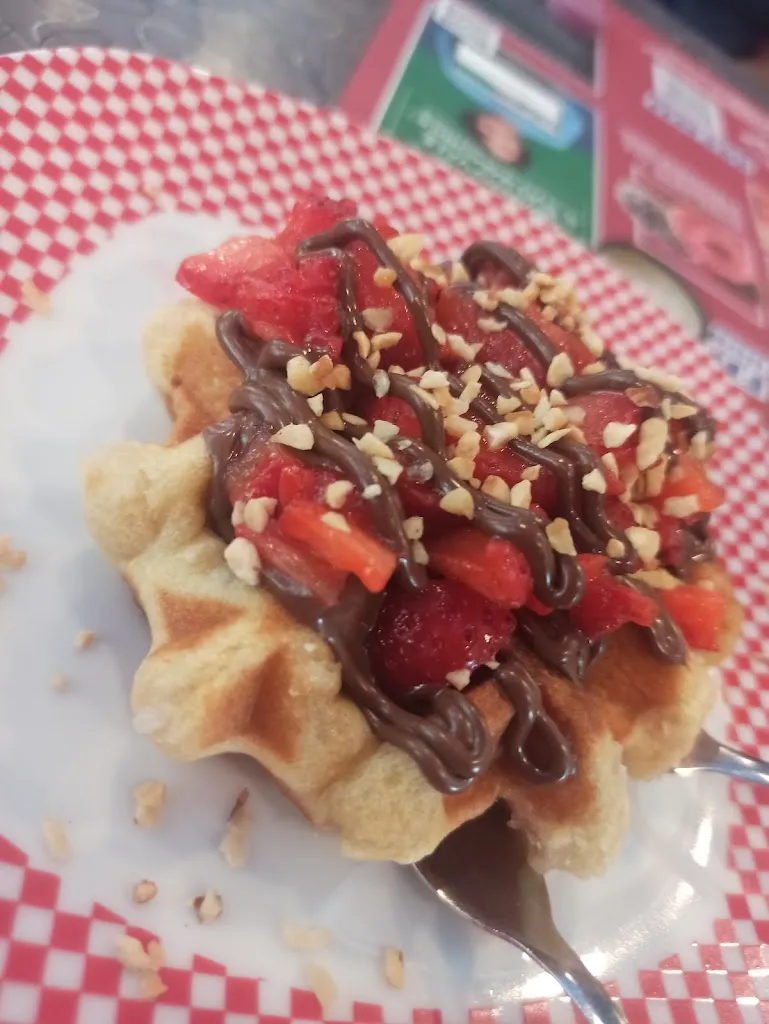 DELLA GILLIAN Winterton_America Graffiti_Civitanova Marche_review