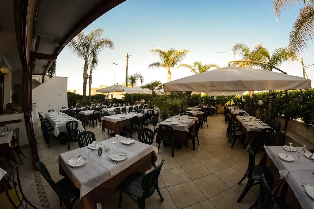 Ristorante Pizzeria "Al Ristoro" restaurant in Carovigno