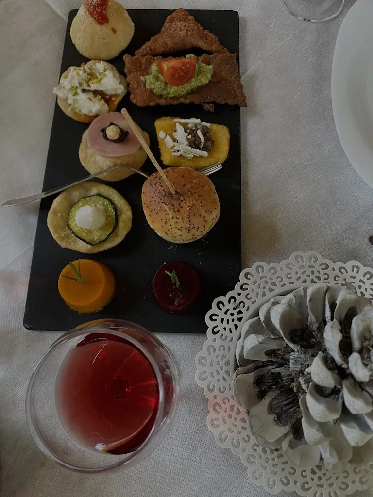 Laura Pitarresi_Centro rurale di ristoro e degustazione 