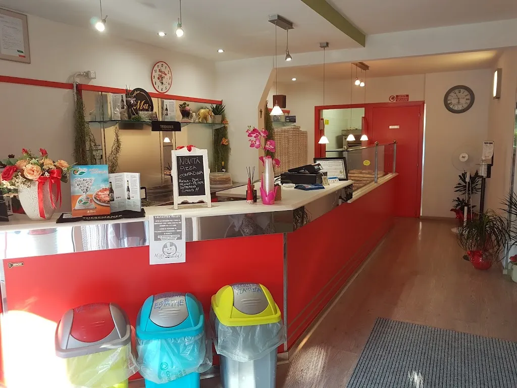 Fior di Pizza restaurant in Colmurano