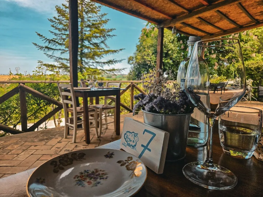 Agriturismo Agra Mater restaurant in Colmurano