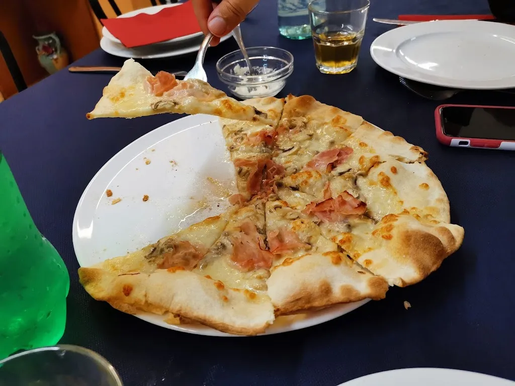 LINKAI WANG_Ristorante Pizzeria Futura_Comunanza_review