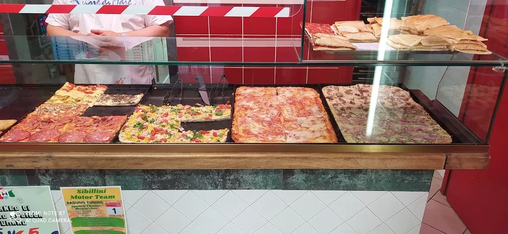 Pizza Al Volo_Comunanza_slider_image_1